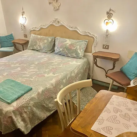 Le Stanze Degli * פררה
